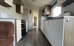 Ormesby 8, Haven Holiday Park, Caister - Four Bedroom, Sleeps 8, Pets Welcome - 2 Minutes From The Beach! Entertainment Passes Required